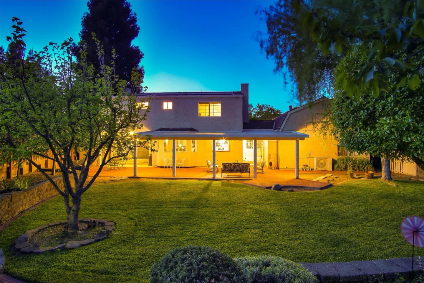 9095 Ridgeway Drive Gilroy, CA 95020 - Photo 5 of 38 Gallery Image 5