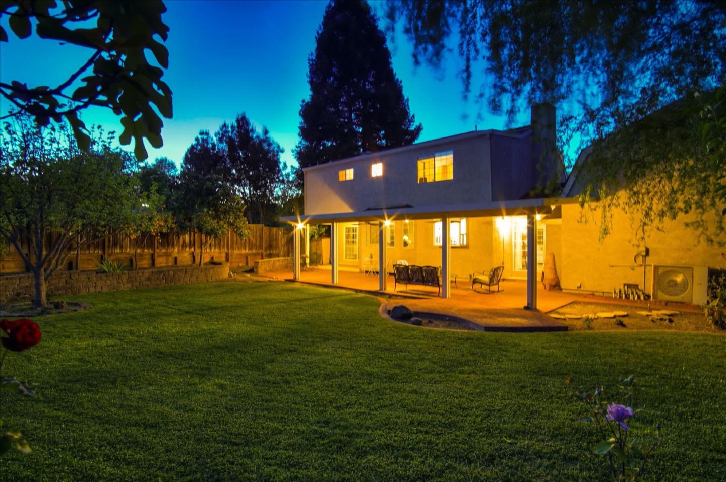 9095 Ridgeway Drive Gilroy, CA 95020 - Photo 6 of 38 Gallery Image 6