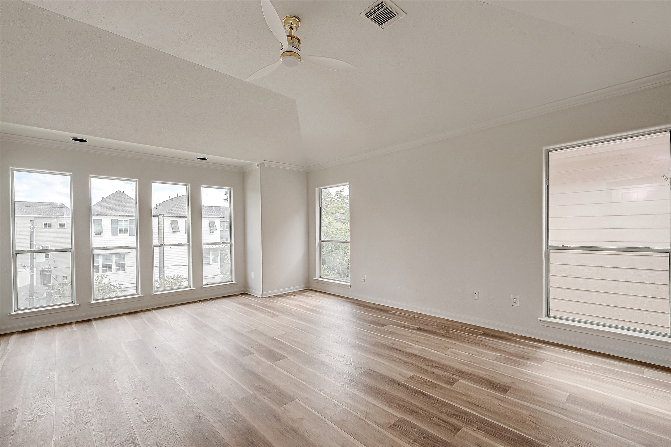 2150 Stacy Knoll Houston, TX 77008 - Photo 28 of 40 Master Bedroom