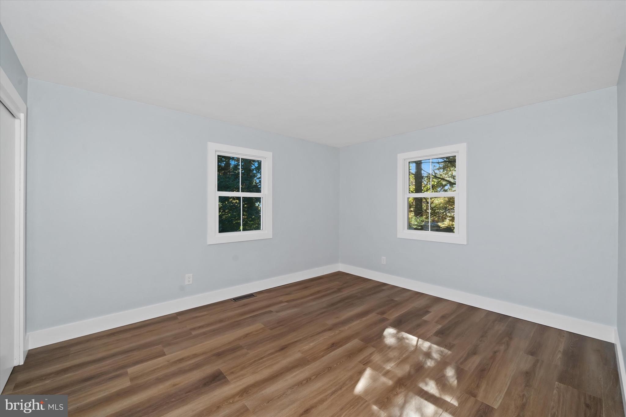 108 Evanson Road Hockessin, DE 19707 - Photo 30 of 49 an empty room with a window
