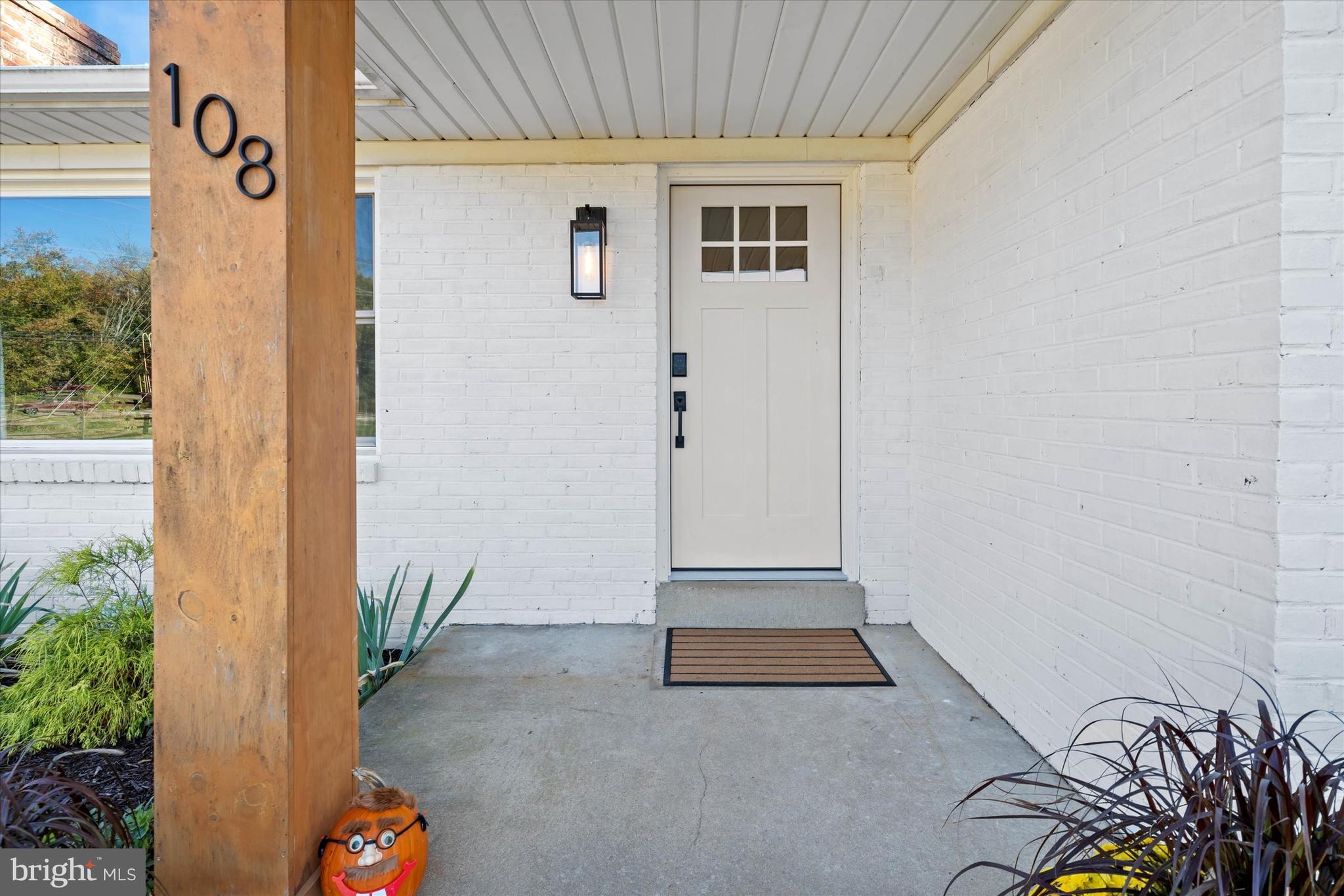 108 Evanson Road Hockessin, DE 19707 - Photo 3 of 49 a view of small space