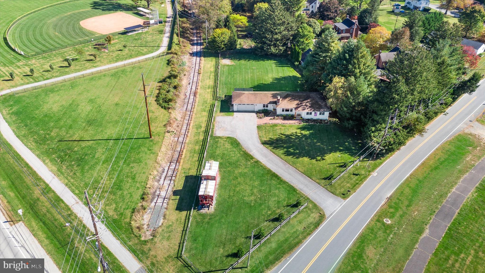 108 Evanson Road Hockessin, DE 19707 - Photo 43 of 49 a view of a yard from a balcony