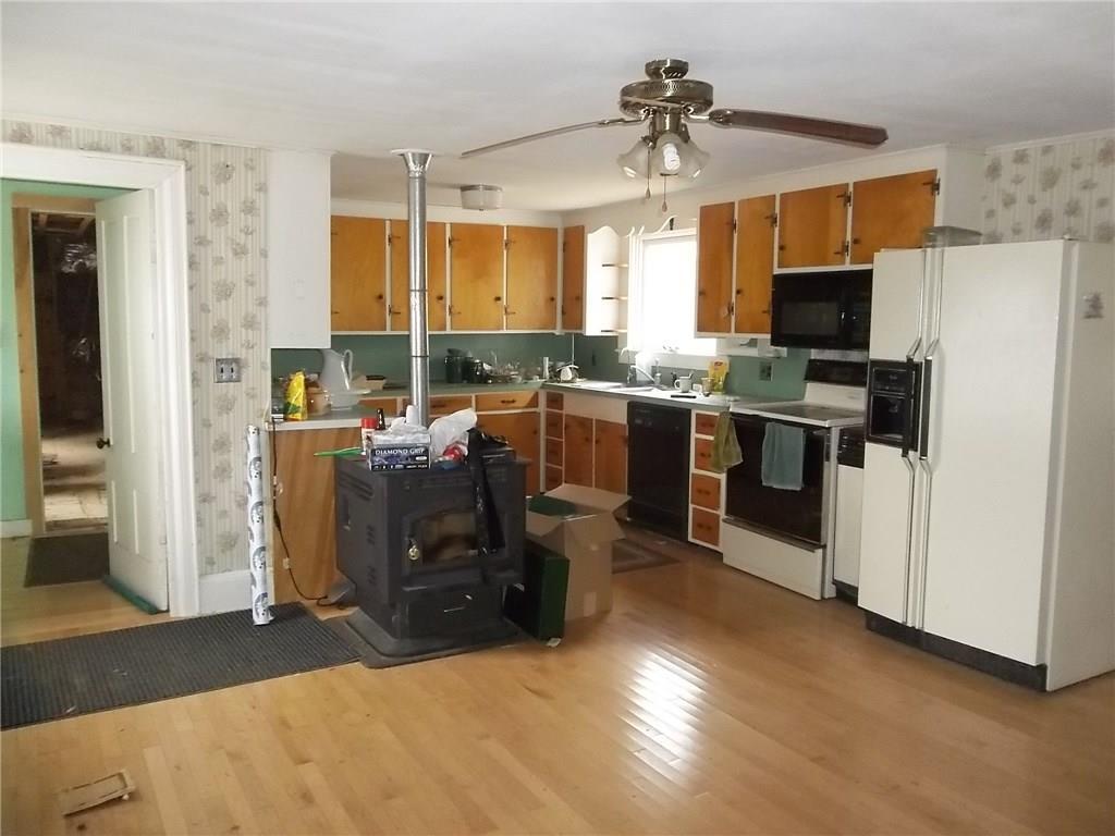 281 Washington Road Jefferson, ME 04348 - Photo 2 of 17 Kitchen