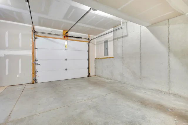 $289,900 | 2558 South Flat Rock Road, Bloomington, IN 47403