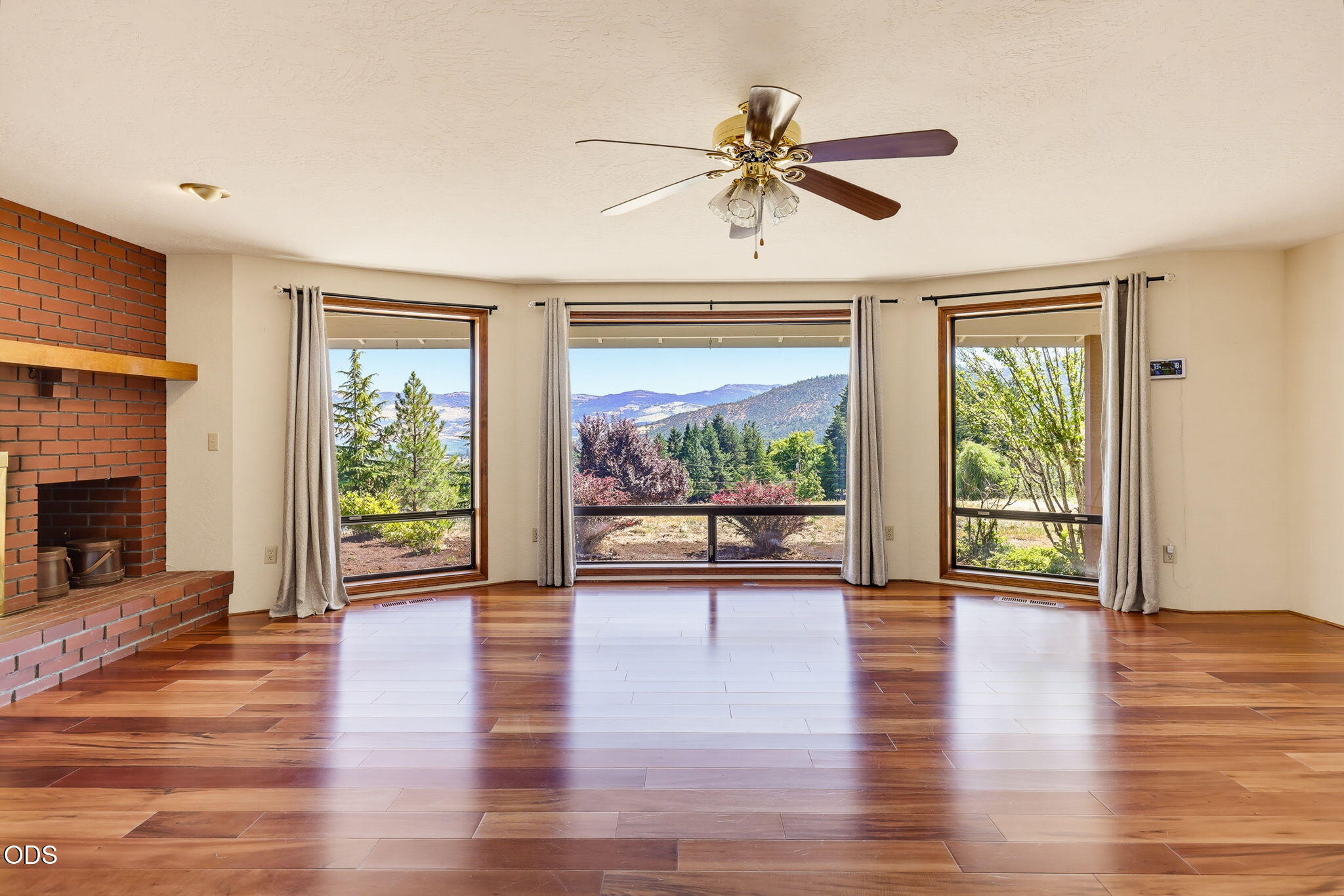 174 Hummingbird Lane Talent, OR 97540 - Photo 7 of 101