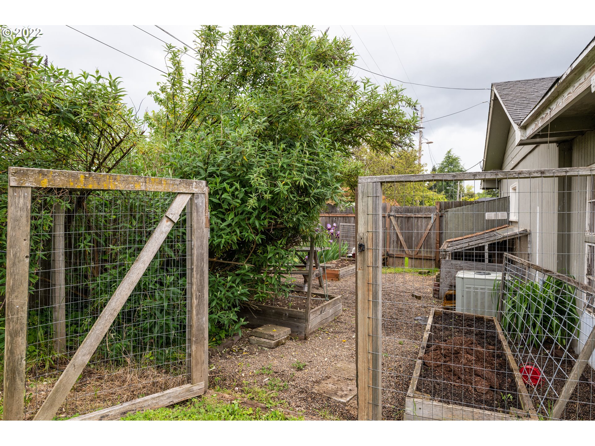 2390 Frontier Drive Eugene, OR 97401 - Photo 26 of 32