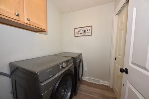 $327,500 | 1125 White Sands Court, West Bend, WI 53090