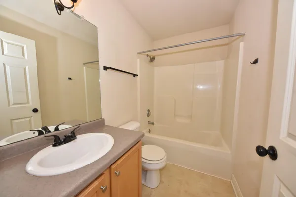 $327,500 | 1125 White Sands Court, West Bend, WI 53090