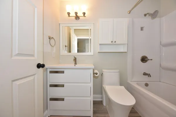 $327,500 | 1125 White Sands Court, West Bend, WI 53090