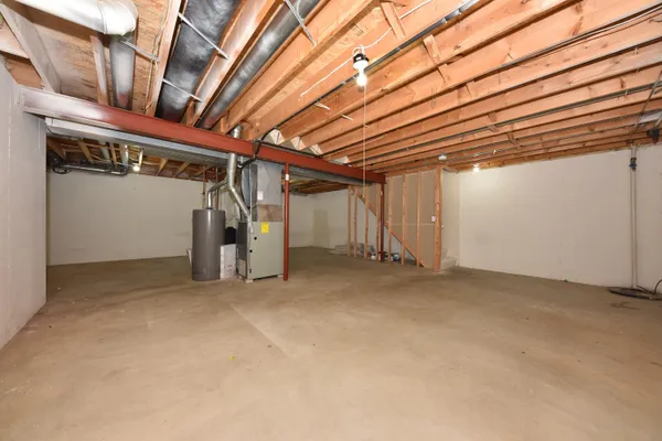 $327,500 | 1125 White Sands Court, West Bend, WI 53090