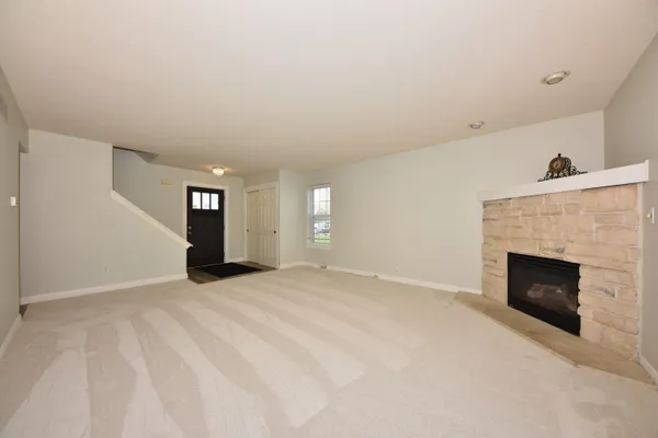 $327,500 | 1125 White Sands Court, West Bend, WI 53090