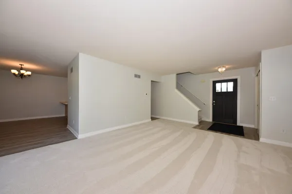 $327,500 | 1125 White Sands Court, West Bend, WI 53090