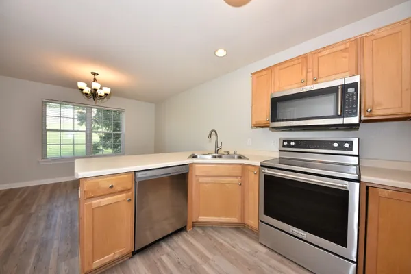 $327,500 | 1125 White Sands Court, West Bend, WI 53090