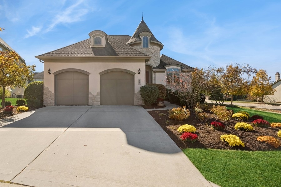 7923 Savoy Club Court Burr Ridge, IL 60527 - Photo 1 of 27