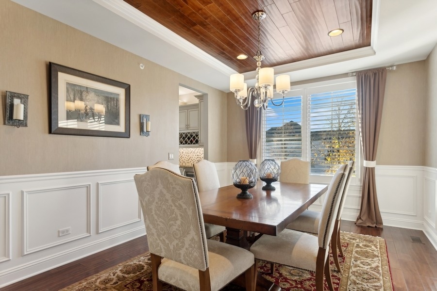 7923 Savoy Club Court Burr Ridge, IL 60527 - Photo 5 of 27