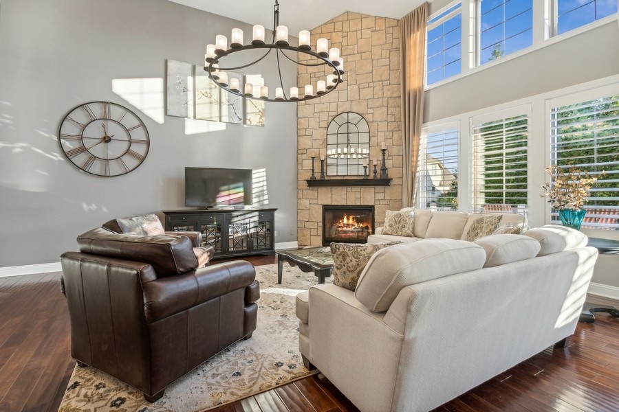 7923 Savoy Club Court Burr Ridge, IL 60527 - Photo 6 of 27