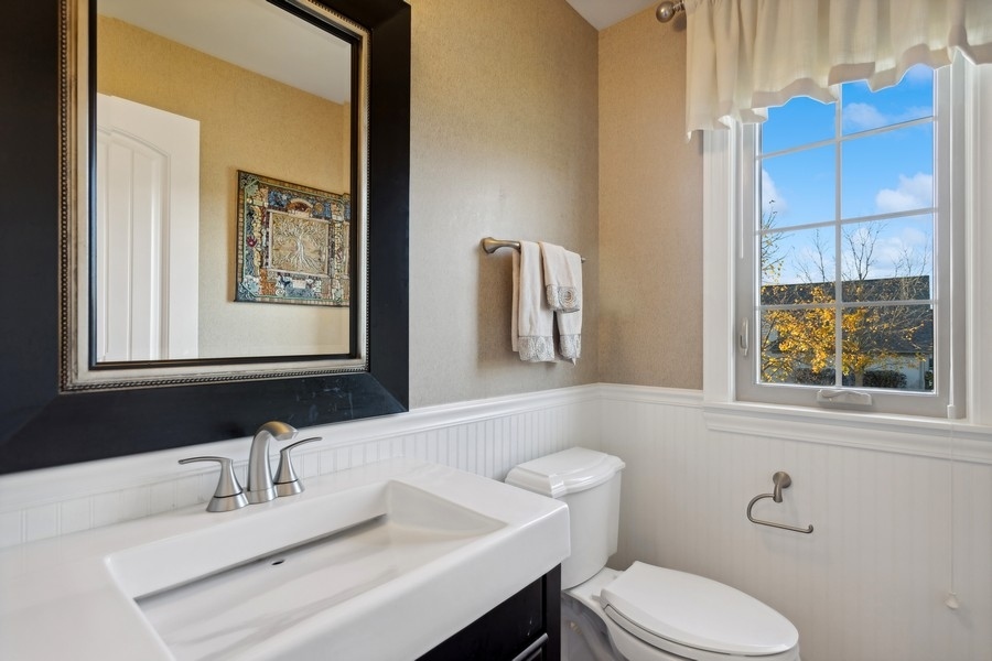 7923 Savoy Club Court Burr Ridge, IL 60527 - Photo 8 of 27