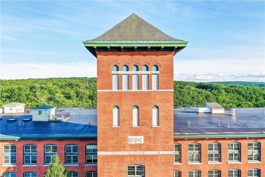 1 Tupperware Drive, Unit 330 North Smithfield, RI 02896 - Photo 7 of 40