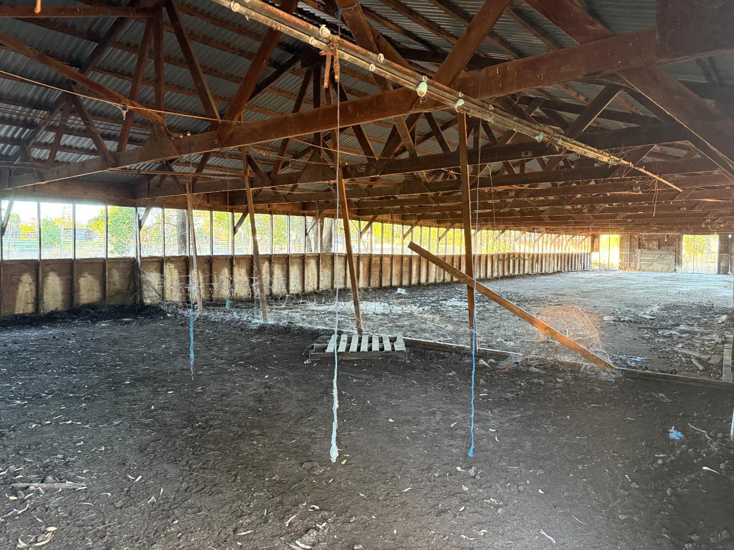 7133 West 2nd Street Rio Linda, CA 95673 - Photo 54 of 63 a view of a indoor swimming pool