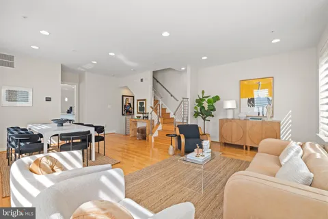 $1,195,000 | 3012 District Avenue, Fairfax, VA 22031
