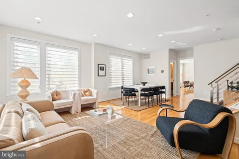 $1,195,000 | 3012 District Avenue, Fairfax, VA 22031