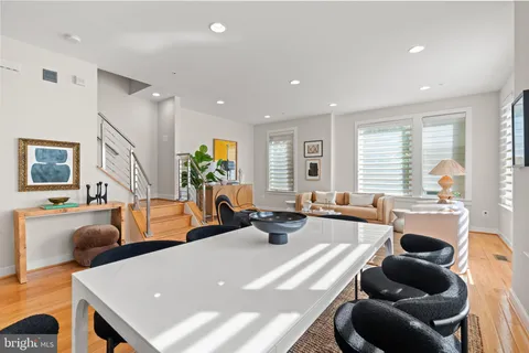 $1,195,000 | 3012 District Avenue, Fairfax, VA 22031