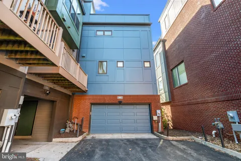 $1,195,000 | 3012 District Avenue, Fairfax, VA 22031