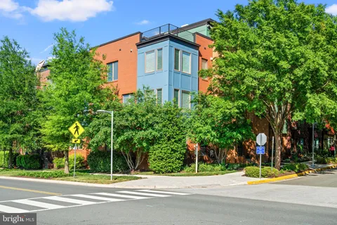 $1,195,000 | 3012 District Avenue, Fairfax, VA 22031