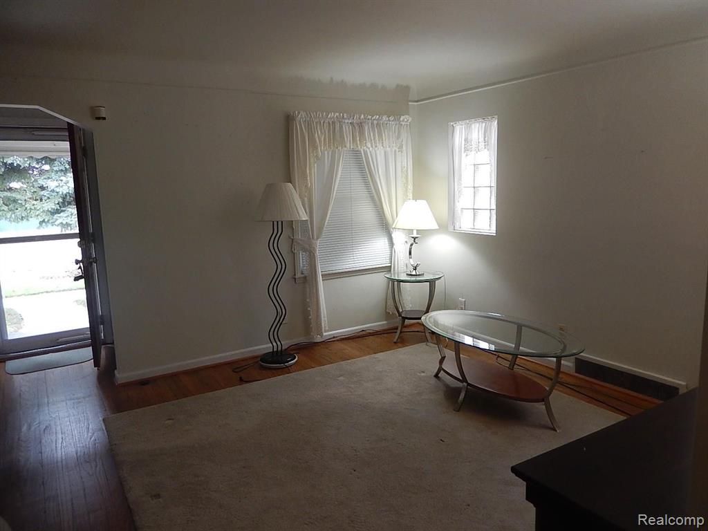6616 Maple Street Dearborn, MI 48126 - Photo 7 of 21