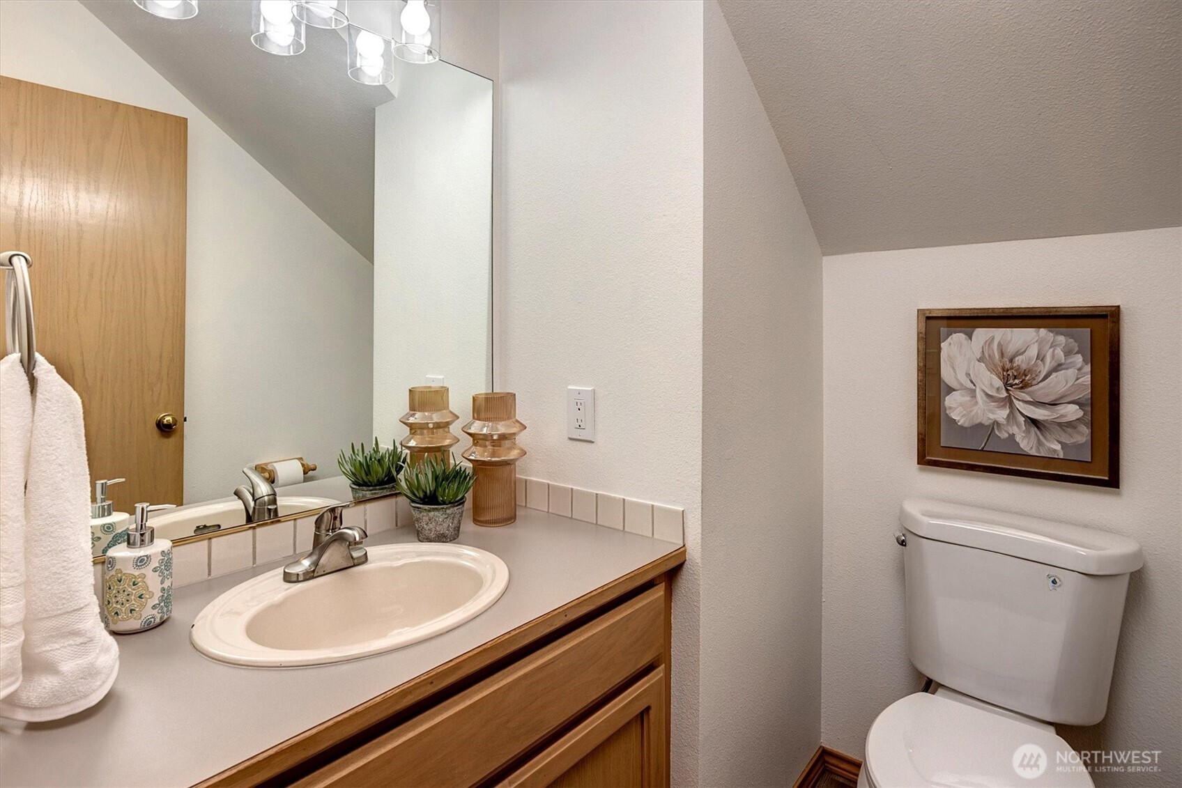19715 Bing Road, Unit A Lynnwood, WA 98036 - Photo 16 of 27