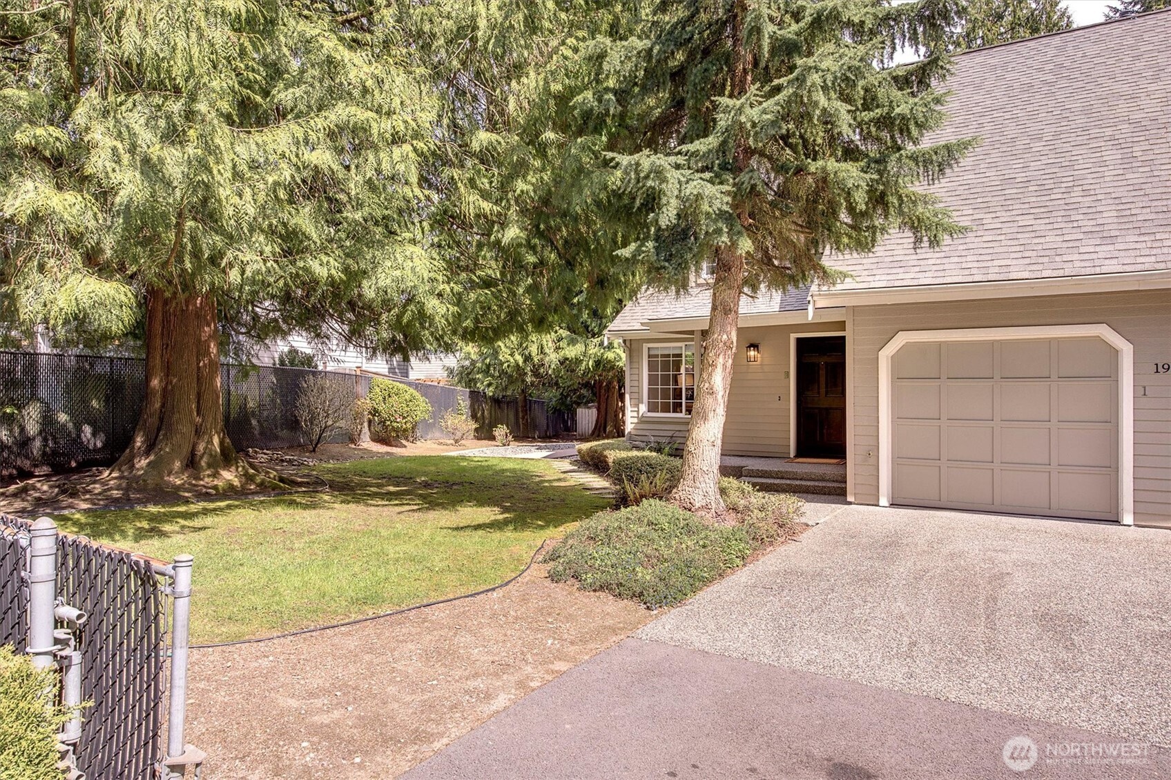 19715 Bing Road, Unit A Lynnwood, WA 98036 - Photo 2 of 27