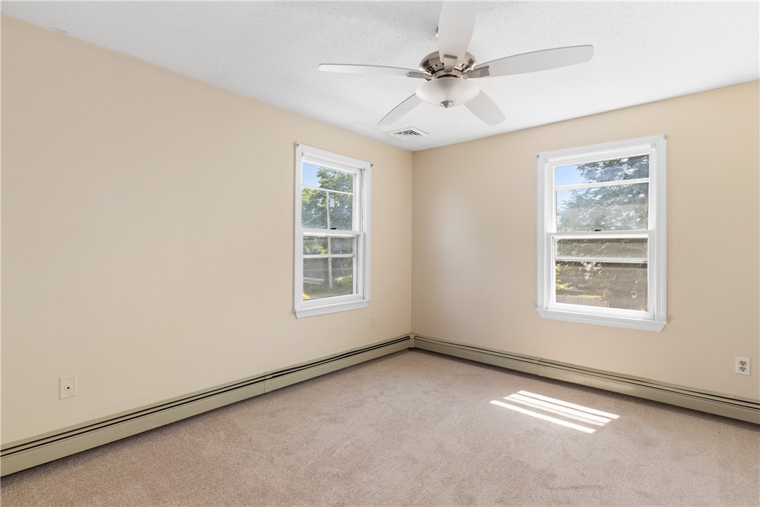 94 Ridgewood Road Middletown, RI 02842 - Photo 15 of 31