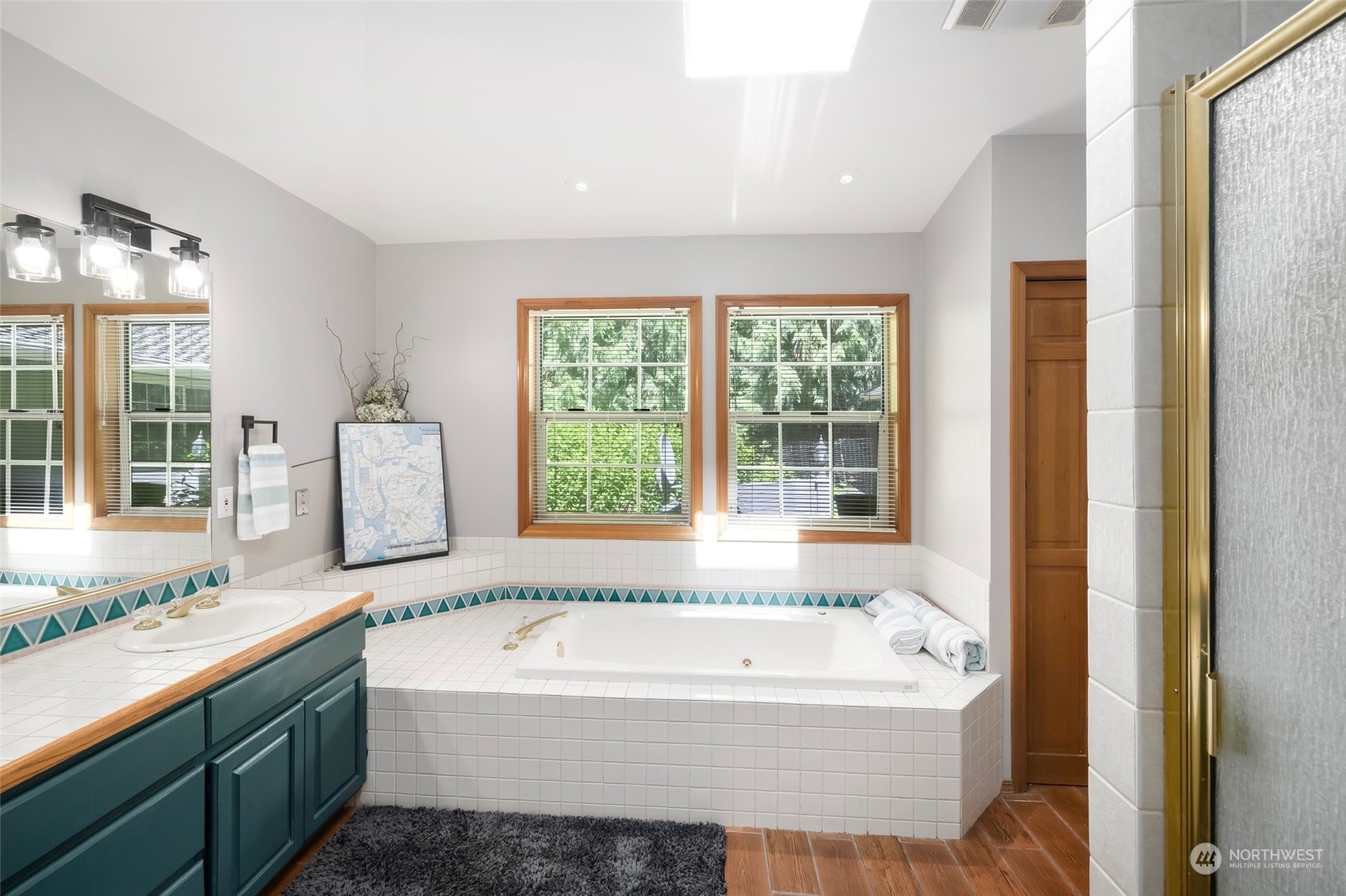 13709 199th Court Southeast Renton, WA 98059 - Photo 15 of 39