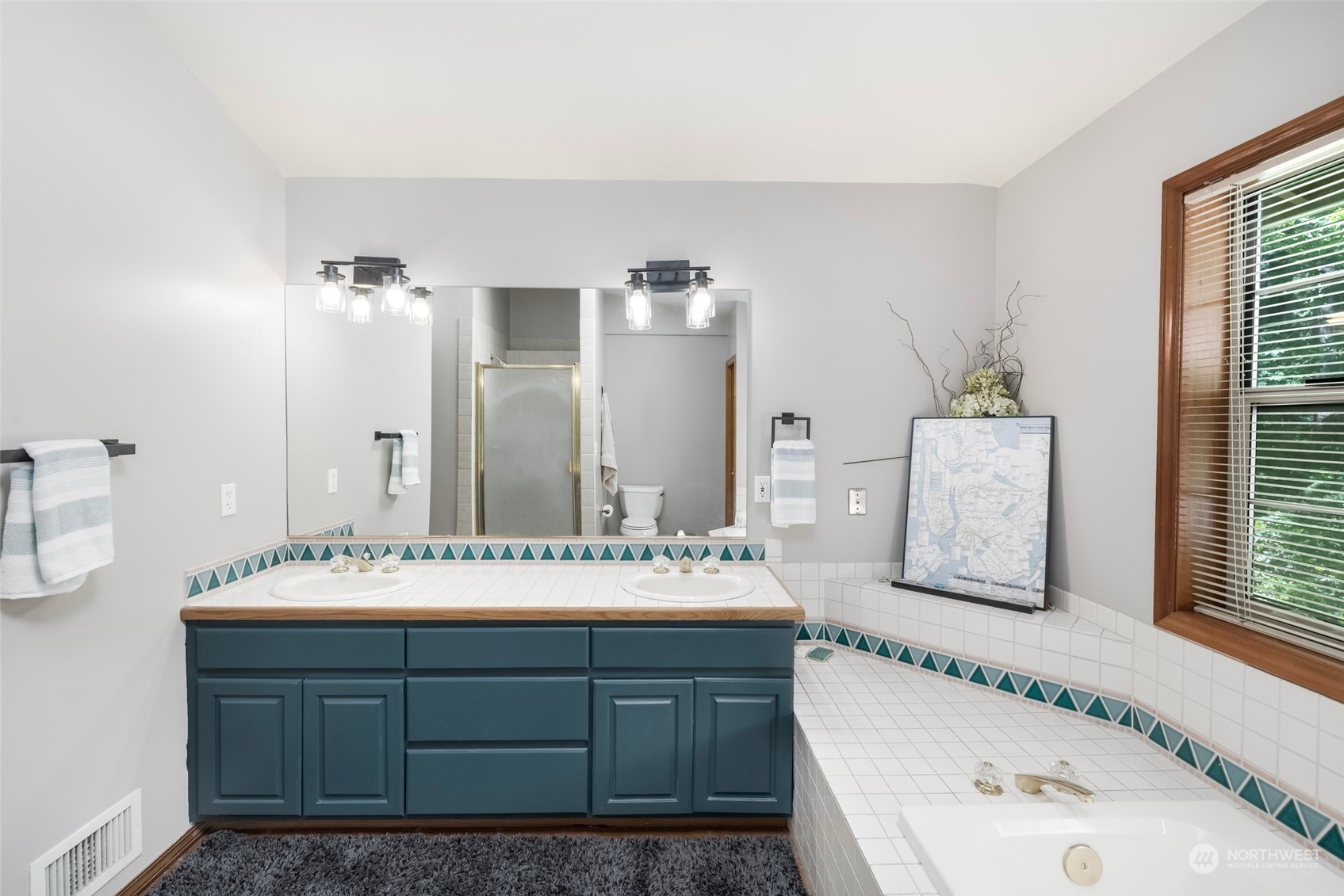 13709 199th Court Southeast Renton, WA 98059 - Photo 16 of 39