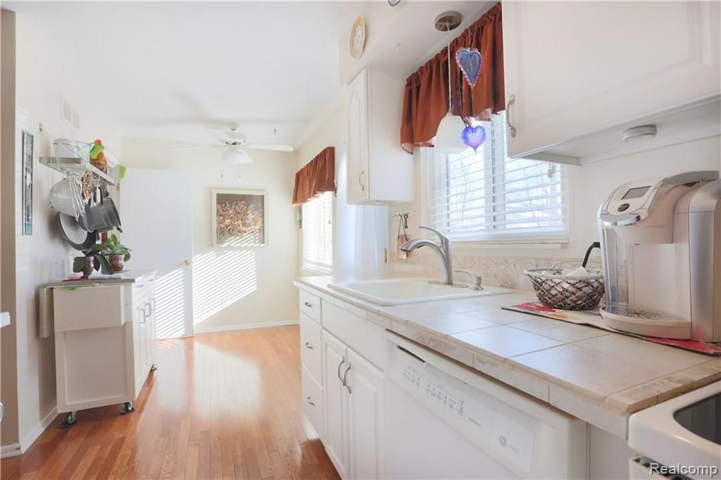 496 Miller Avenue Rochester, MI 48307 - Photo 8 of 13