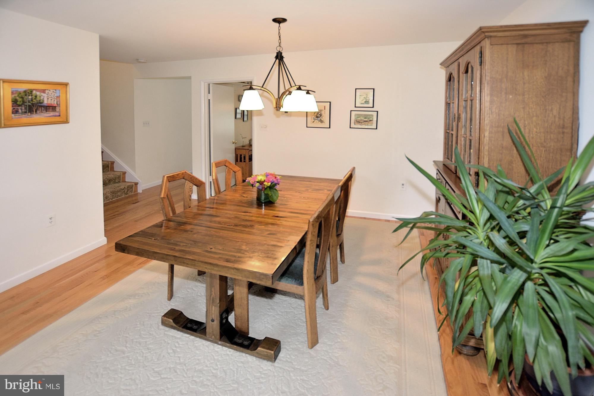 11137 Saffold Way Reston, VA 20190 - Photo 8 of 30 Plenty of space for big family gatherings!