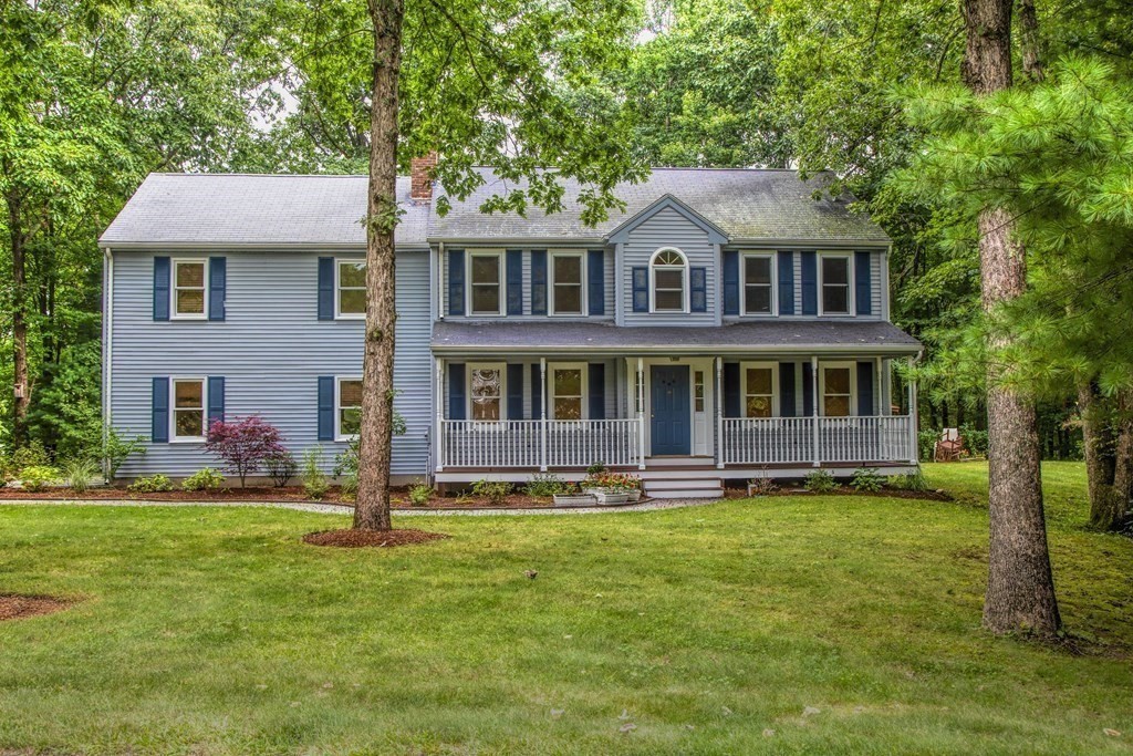 28 Country Road Uxbridge, MA 01569 - Photo 1 of 42 Gallery Image 1