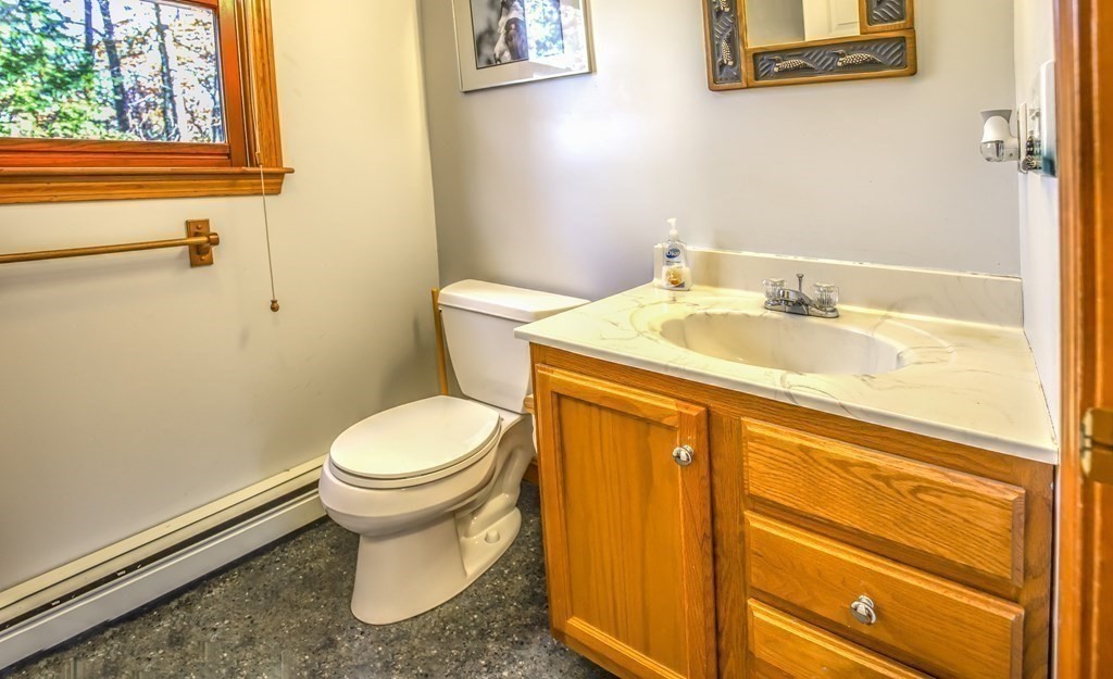28 Country Road Uxbridge, MA 01569 - Photo 16 of 42 Gallery Image 16