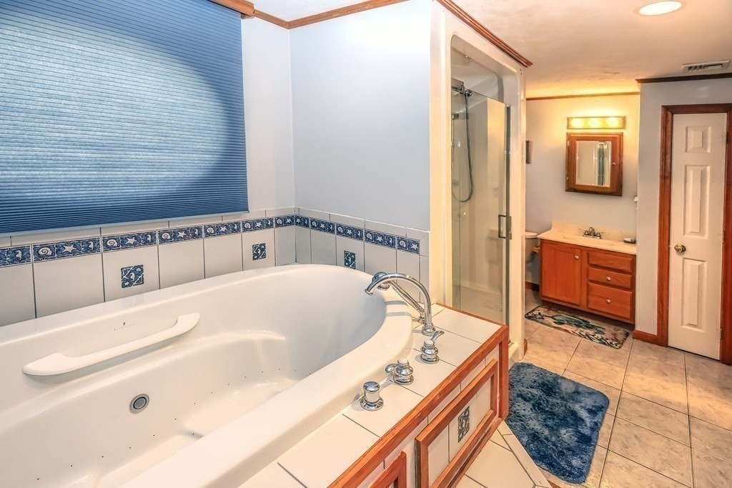 28 Country Road Uxbridge, MA 01569 - Photo 25 of 42 Gallery Image 25