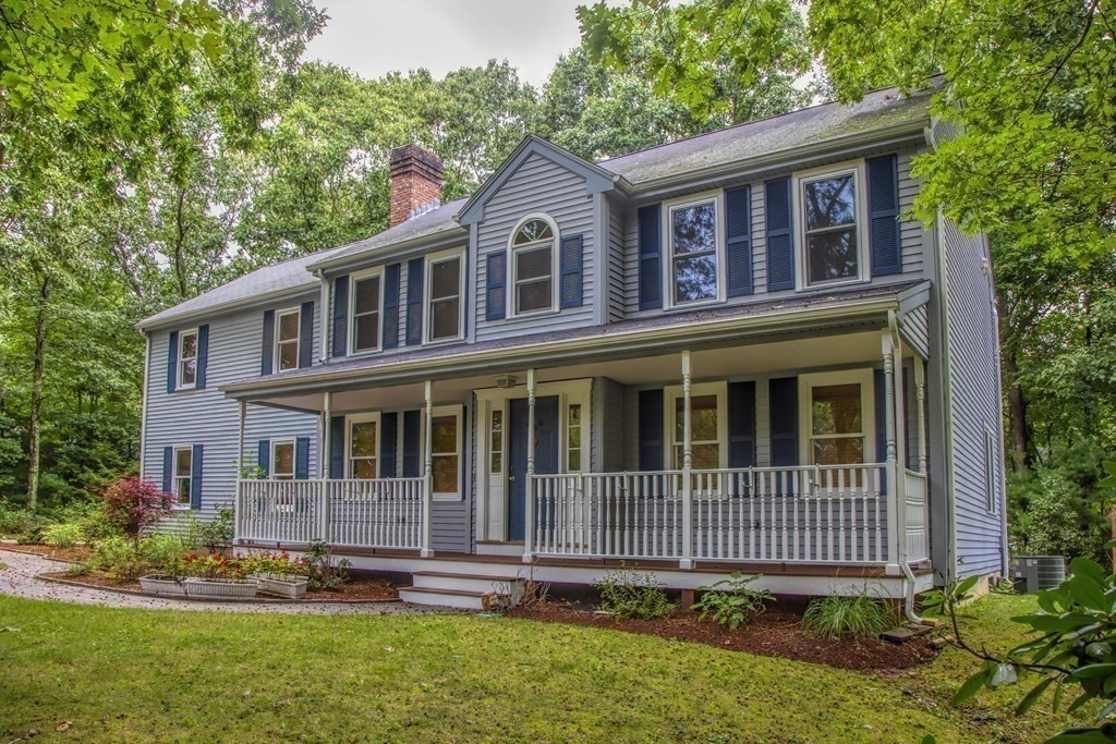 28 Country Road Uxbridge, MA 01569 - Photo 3 of 42 Gallery Image 3