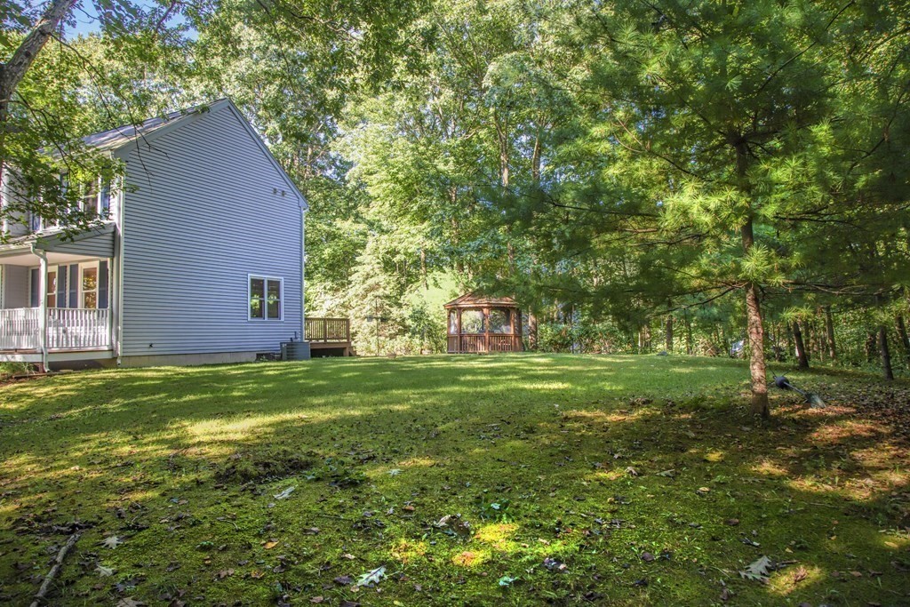 28 Country Road Uxbridge, MA 01569 - Photo 6 of 42 Gallery Image 6