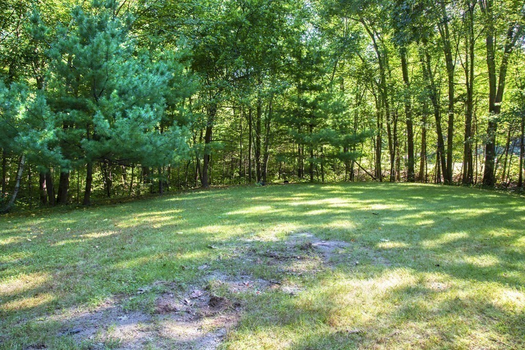 28 Country Road Uxbridge, MA 01569 - Photo 8 of 42 Gallery Image 8
