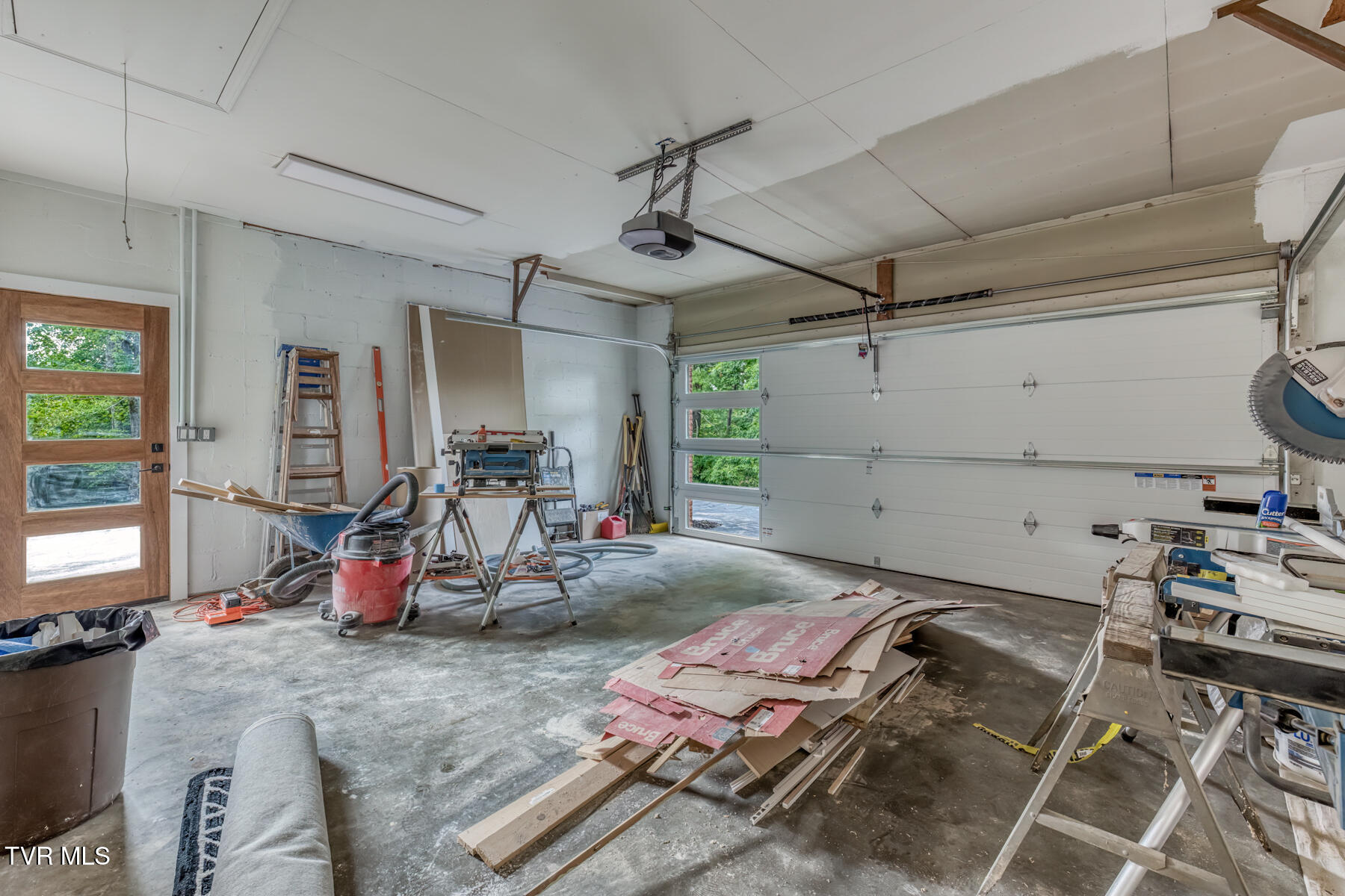 601 Orchard Road Elizabethton, TN 37643 - Photo 41 of 66 Garage