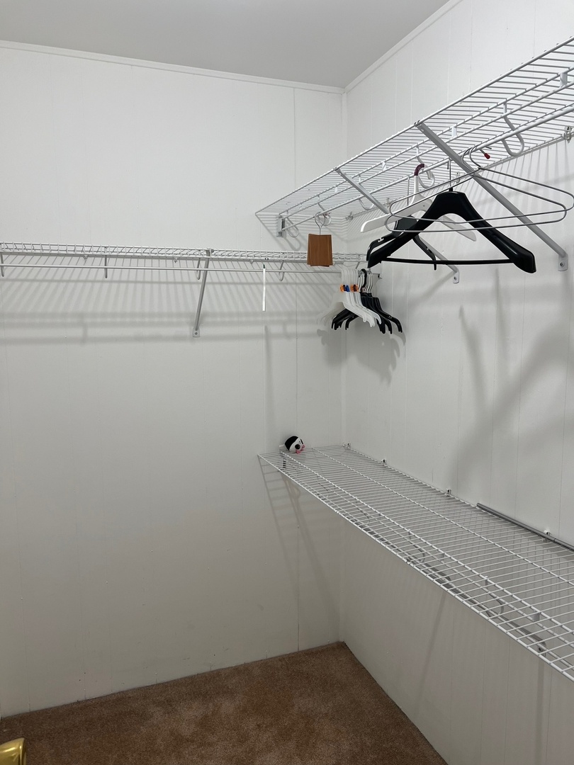 641 Surfside Point, Unit 641 Schaumburg, IL 60194 - Photo 11 of 18 a view of small space