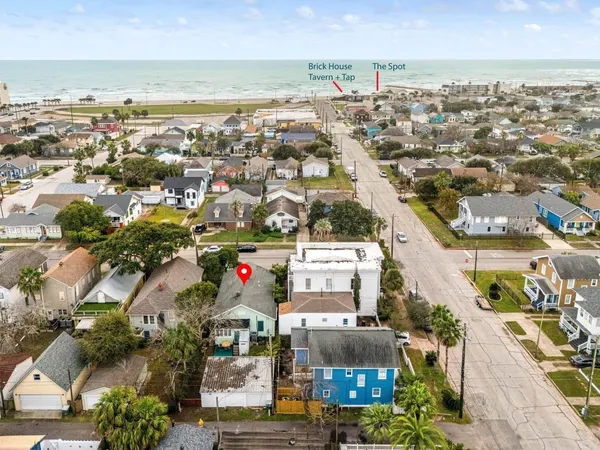 $2,800 | 3420 Avenue R, Galveston, TX 77550