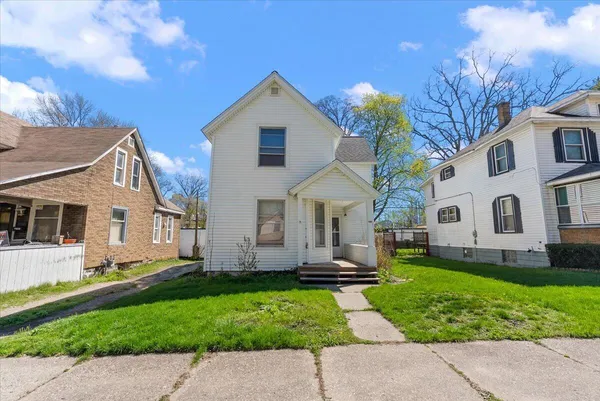 $215,000 | 630 Prospect Avenue Northeast, Grand Rapids, MI 49503