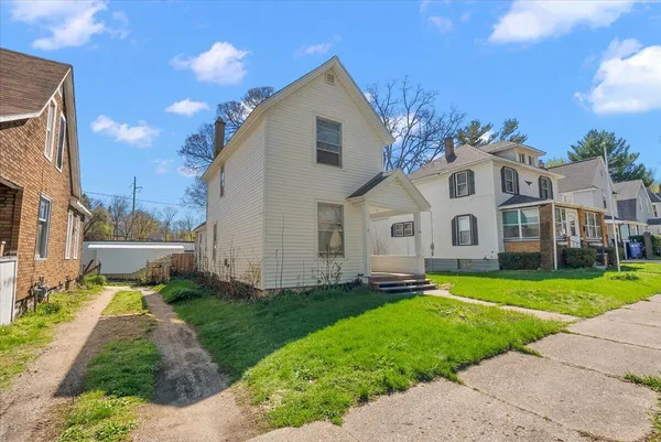 $215,000 | 630 Prospect Avenue Northeast, Grand Rapids, MI 49503