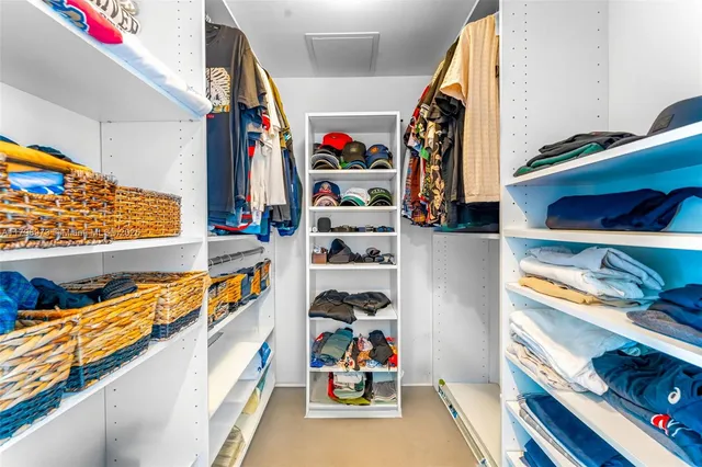 $9,400 | 465 Brickell Avenue, Unit 3901, Miami, FL 33131