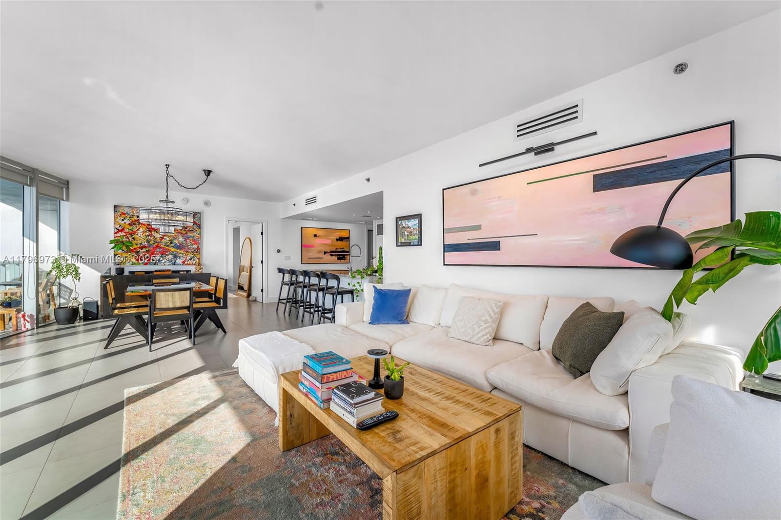 465 Brickell Avenue, Unit 3901 Miami, FL 33131 - Photo 2 of 30