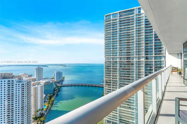 $9,400 | 465 Brickell Avenue, Unit 3901, Miami, FL 33131